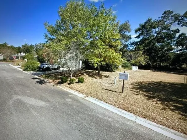 3569 Coyote Creek Dr, Tallahassee, FL 32301