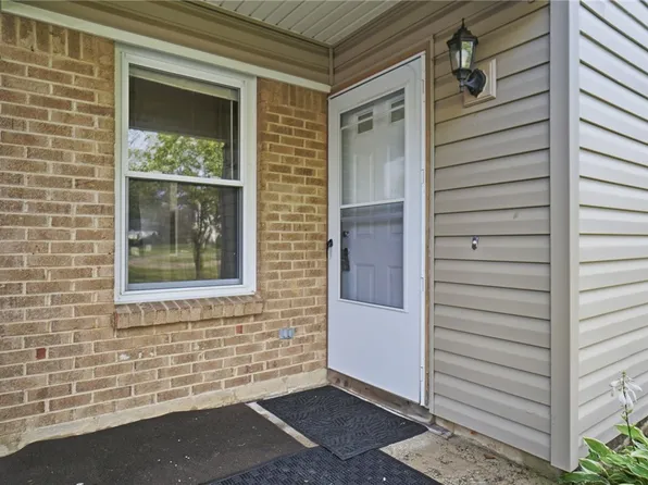 2489 Miami Village Dr, Miamisburg, OH 45342