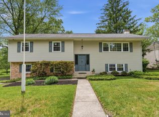 1198 Strathmann Dr, Southampton, PA 18966