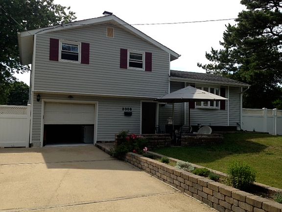 4th image of 3008 Newport Ave