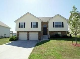 14408 Eastern Ct, Grandview, MO 64030
