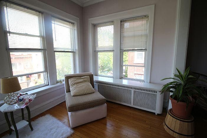 1st image of 4851 N Washtenaw Ave APT 3