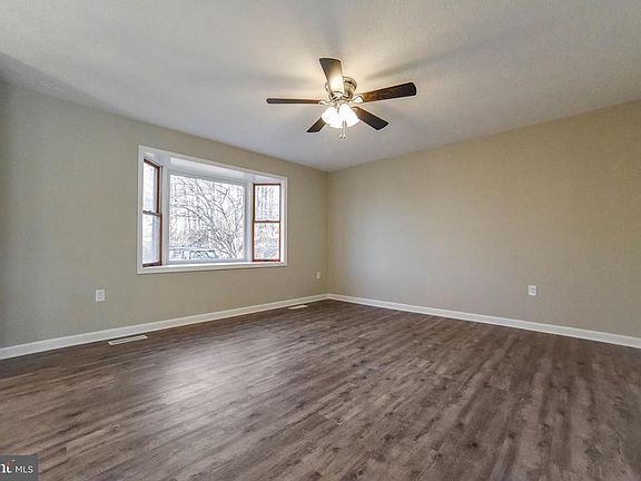 3rd image of 27056 Julia Ct