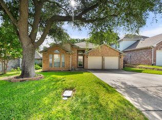 1459 Arbor Ridge Dr, Fort Worth, TX 76112