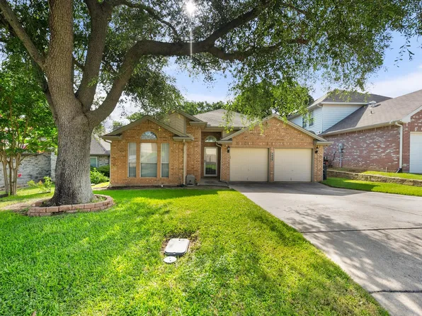 1459 Arbor Ridge Dr, Fort Worth, TX 76112