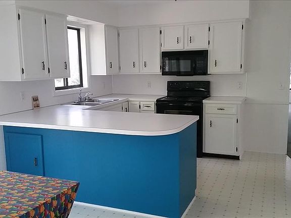 5th image of 17048 Lake Ave