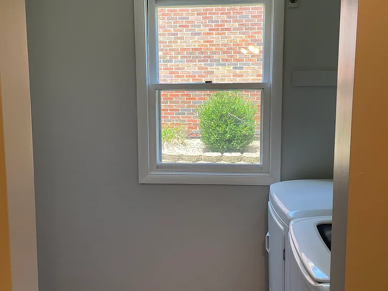 2252 Southeastern Pkwy — Photo 15