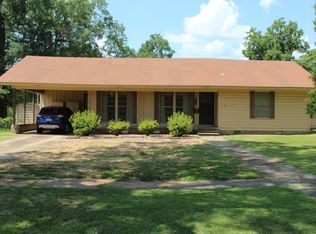 320 W Avenue B St, Hope, AR 71801