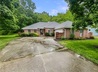 5 Bitter Creek Ln, Greensboro, NC 27407