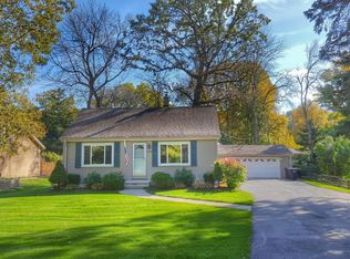 5846 S 43rd St, Greenfield, WI 53220
