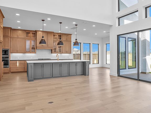 2nd image of 9022 Orchard Cv