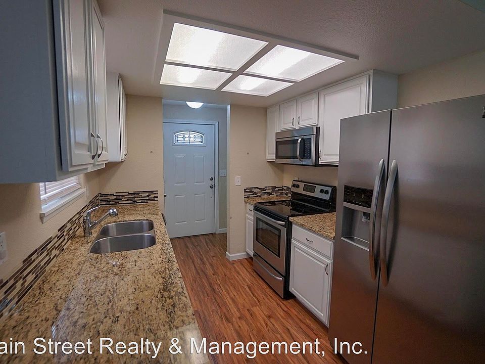 1st image of 1213 E 61st St