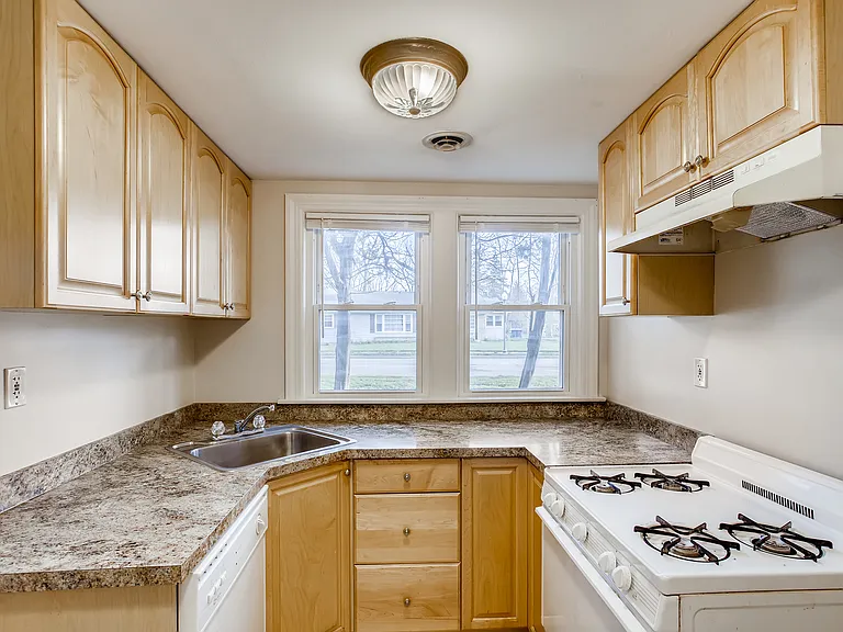 1302 W State St #1N — Photo 6