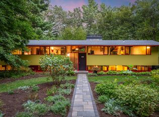 142 Great Pond Rd, Simsbury, CT 06070