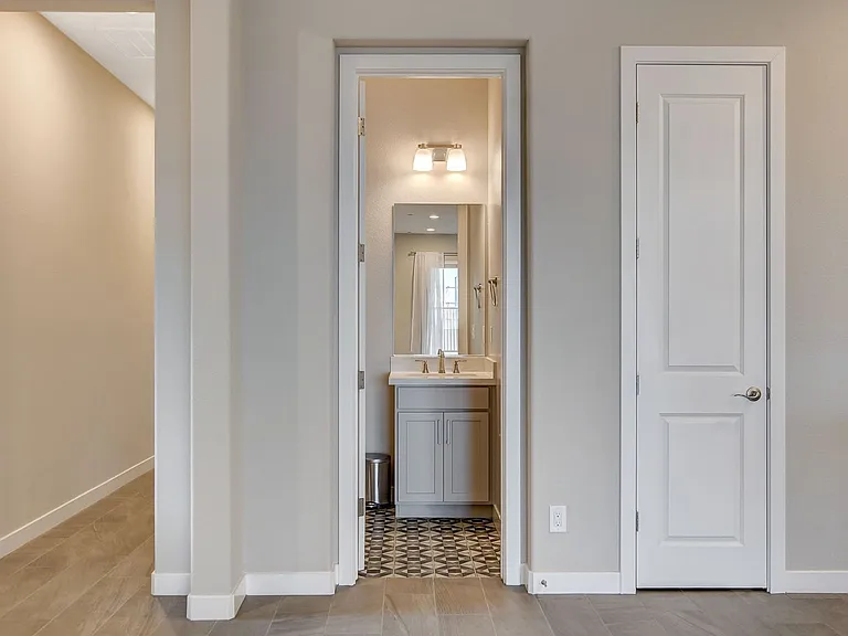94 Nine Mile Creek Dr — Photo 17