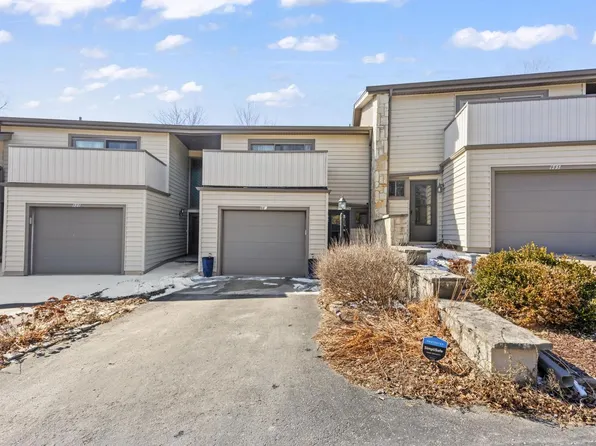 987 Lake Country COURT, Oconomowoc, WI 53066