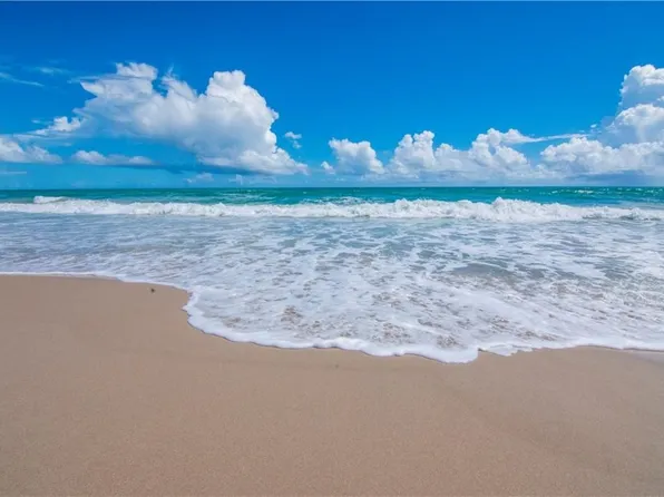 8820 S Sea Oaks Way APT 204, Vero Beach, FL 32963