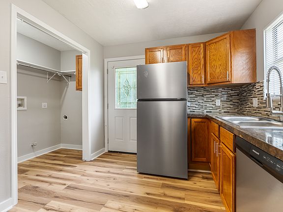 3rd image of 210 Gelpi Dr