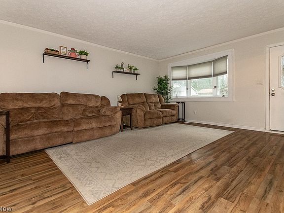 5th image of 1605 Luanna Dr