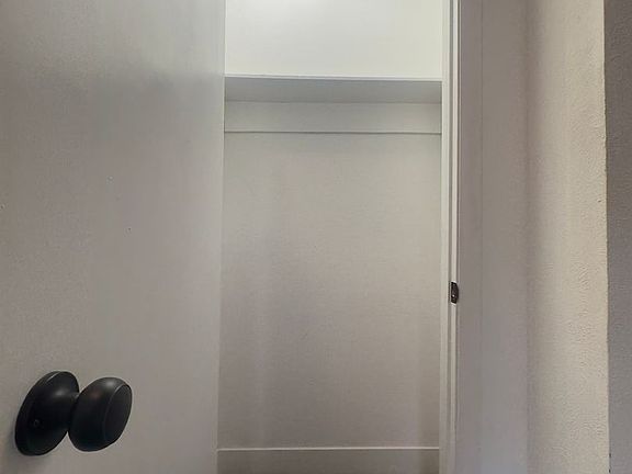 5th image of 2031 Curtis St #26