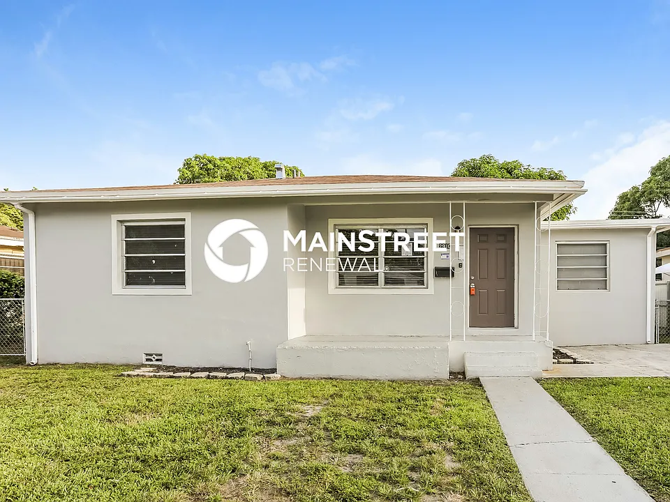 2910 NW 70th Ter
