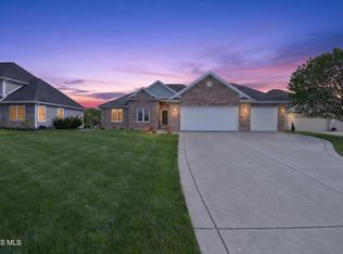 7617 Tournament Dr, Waterville, OH 43566