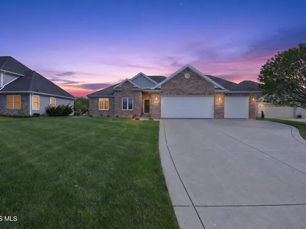 7617 Tournament Dr, Waterville, OH 43566