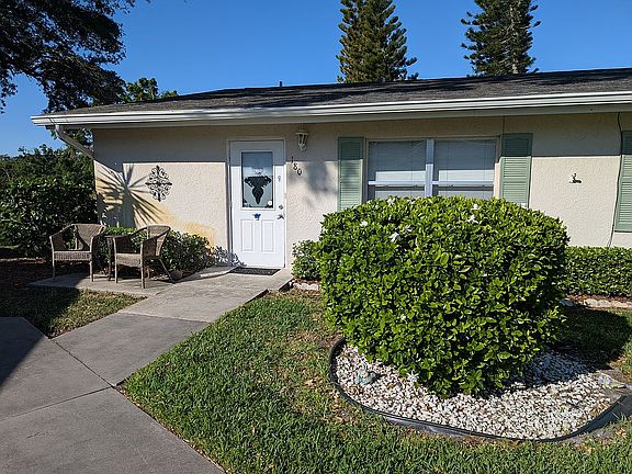Cute little front patio
