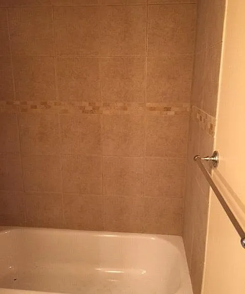 8122 S Rhodes Ave — Photo 9