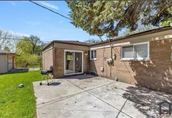 3rd image of 32654 Wareham Ct