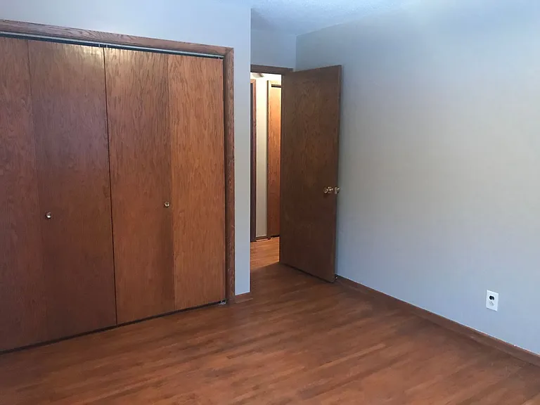 4912 Oak St — Photo 15