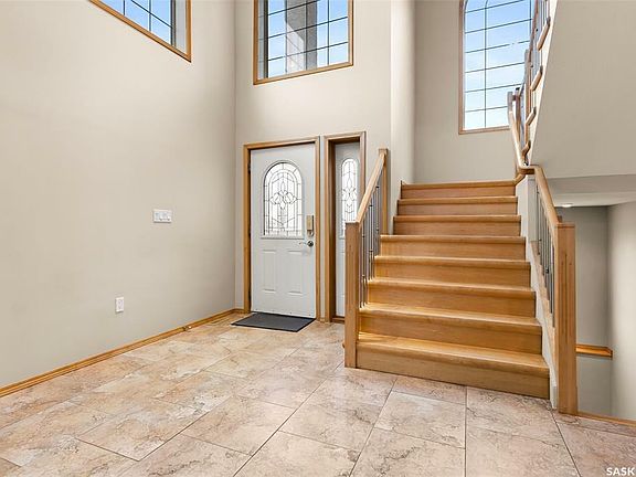 5th image of 8 Bardel Cres #158