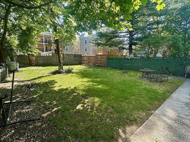36 Plymouth St #2 — Photo 17