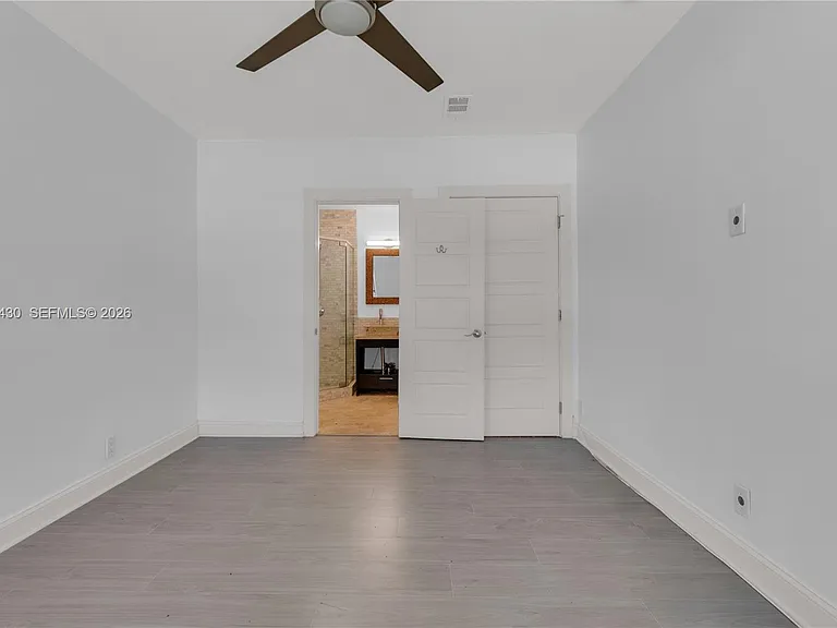 549 NE 12th Ave — Photo 36