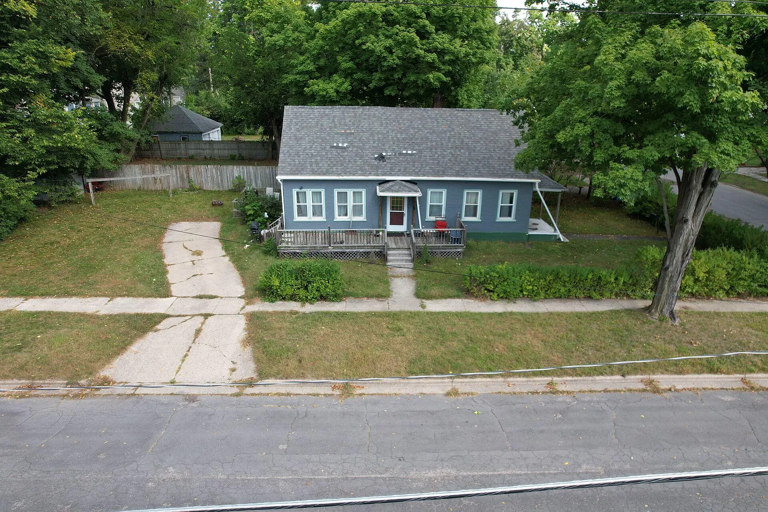 602 Walnut St photo 1