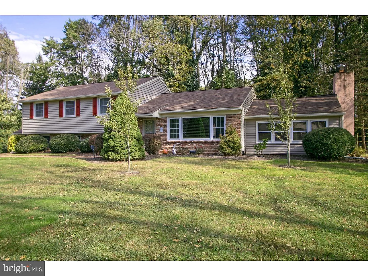 1631 Margo Ln photo 1