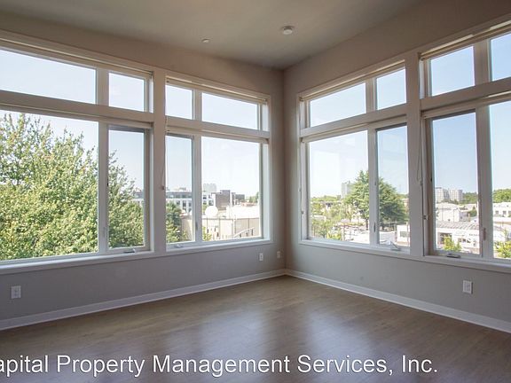 4th image of 2250 NE Glisan St APT 504
