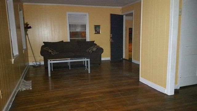 2nd image of 2606 Oak St