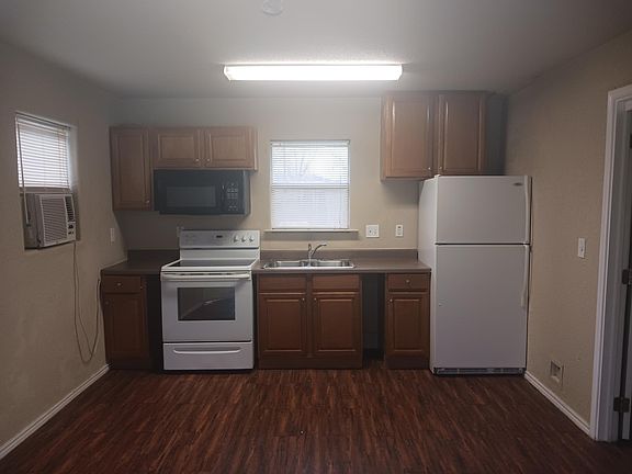 2nd image of 2635 E Commerce St Unit 2