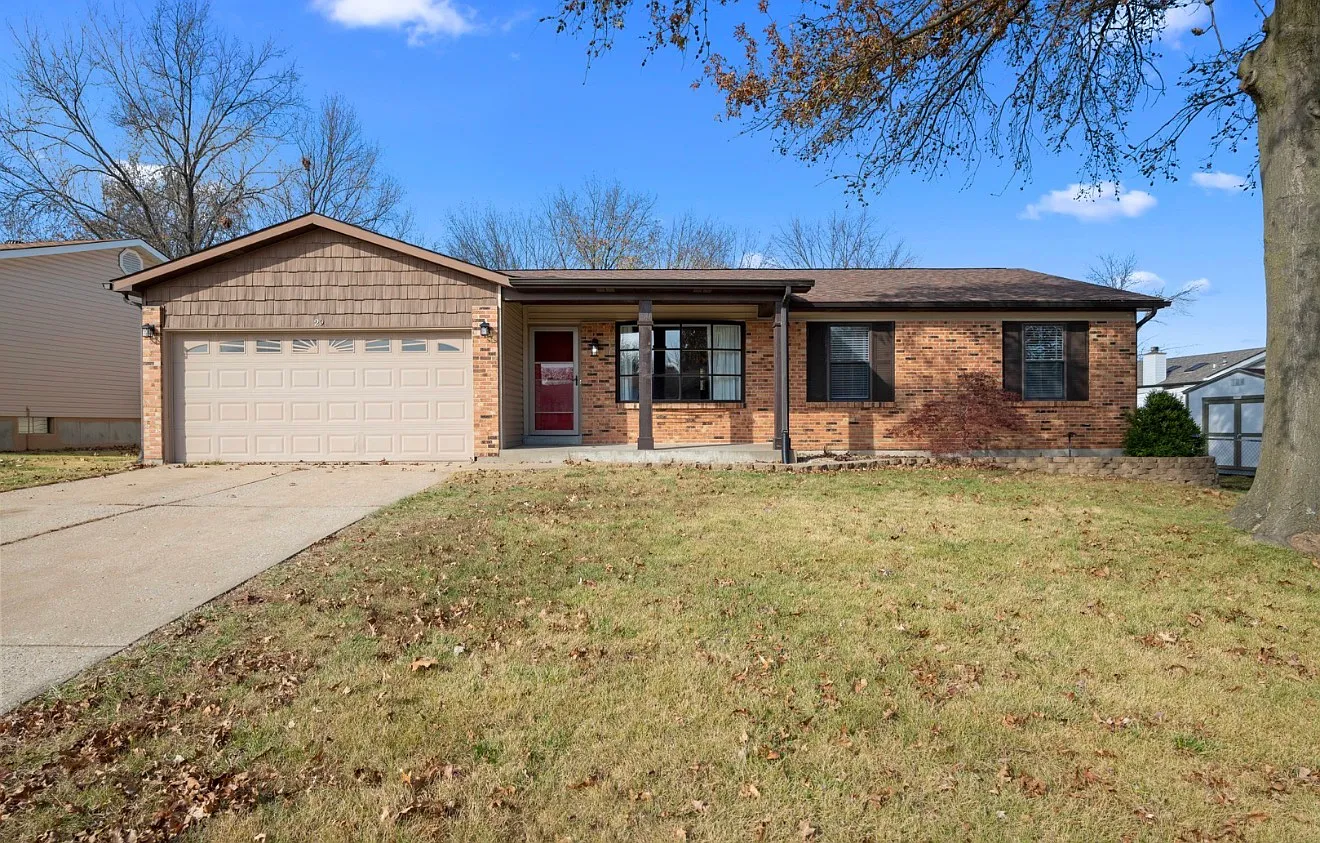 3 bed, 1356 sqft, $2,350 — Photo 1