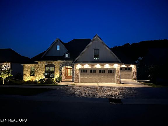3rd image of 298 Old Barn Ln