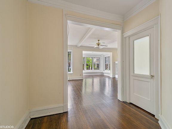 5th image of 5466 S Hyde Park Blvd APT 1S