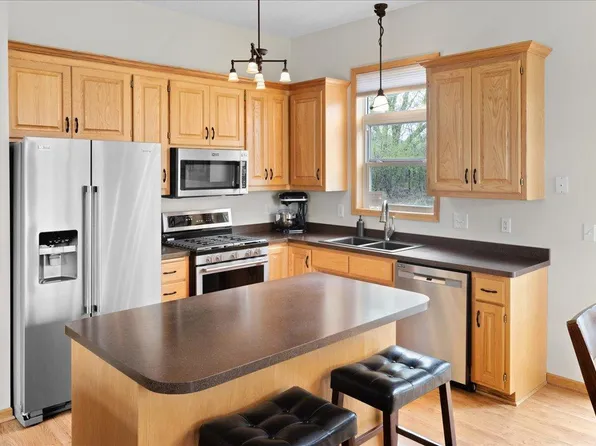 828 Winsome Way, Isanti, MN 55040