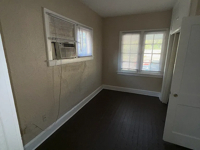 871 Midway Ave — Photo 7