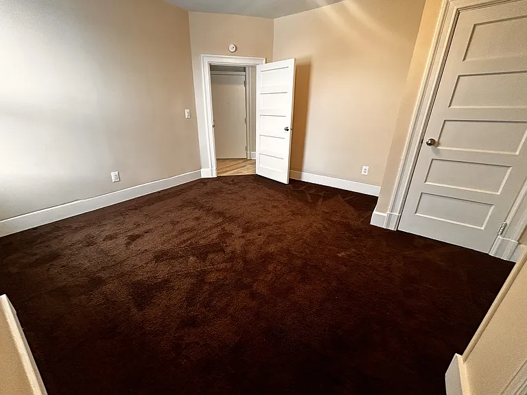 510 37th St #3 — Photo 6