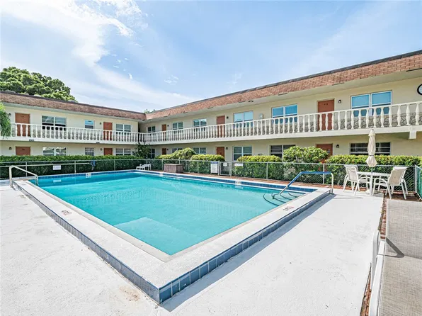 923 22nd Pl APT 219, Vero Beach, FL 32960