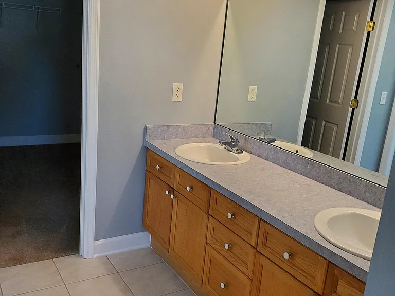 5660 Samter Ct — Photo 8