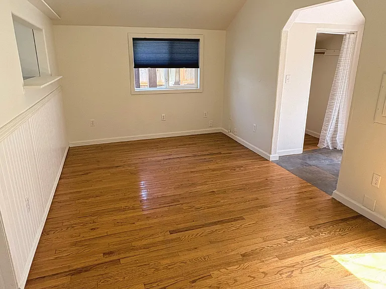 6239 SW Jetty Ave — Photo 5