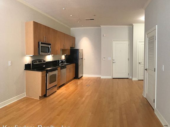 4th image of 7707 Bluebonnet Blvd APT 408