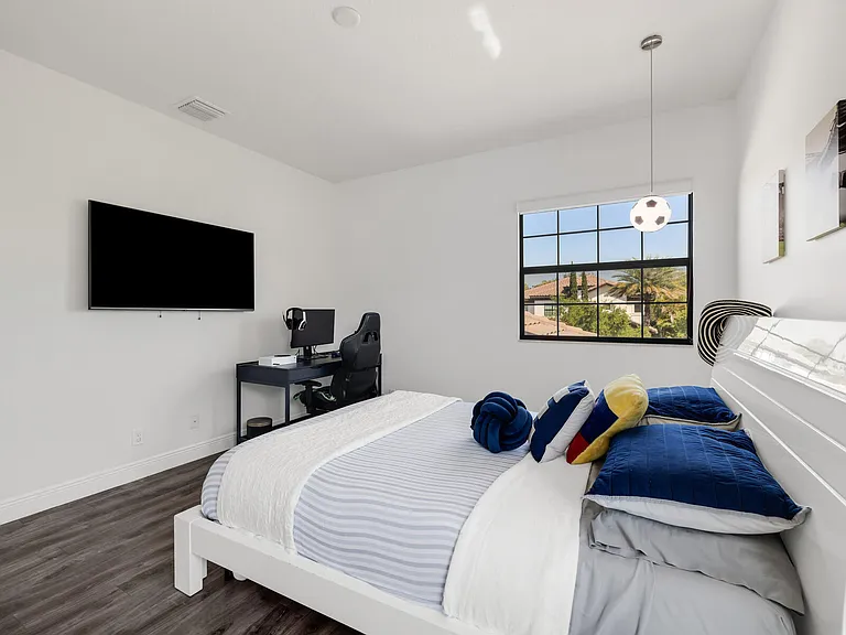 8256 Bradford Way — Photo 36